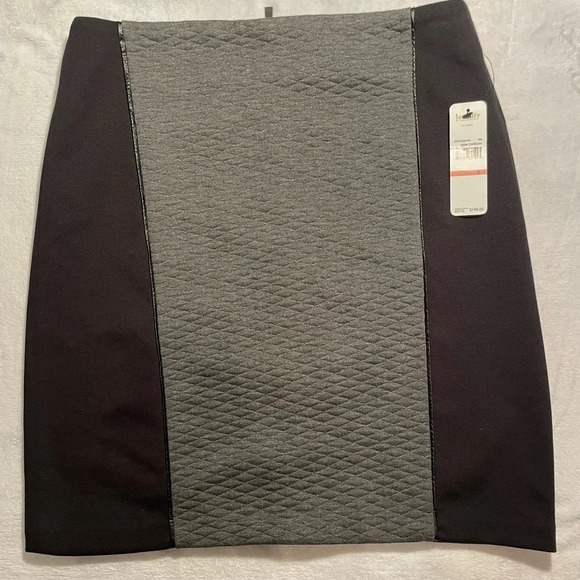 Laundry By Shelli Segal Dresses & Skirts - Laundry by Shelli Segal Charcoal Pencil Skirt size 2 NWT